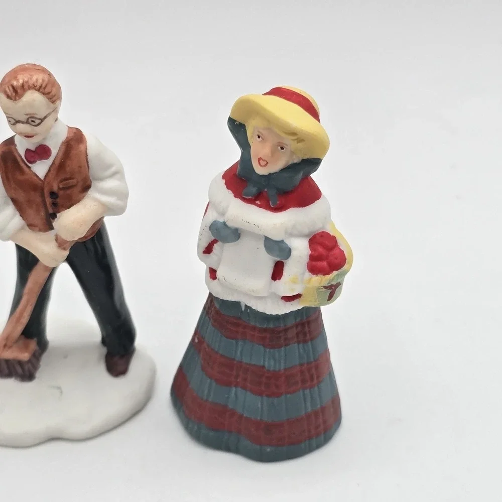 Vtg Christmas Village Figures‎ Lot Ceramic Miniature Victorian People Girl Boy